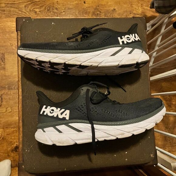 Hoka One One Black & White Shoes Sneakers Size 10 Gently  display picture 3